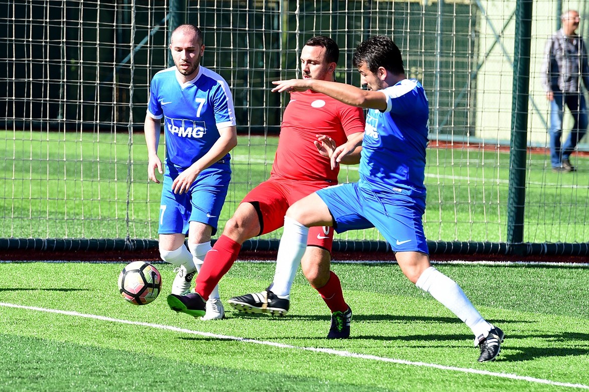 Henkel İlk Yarıda Güldü