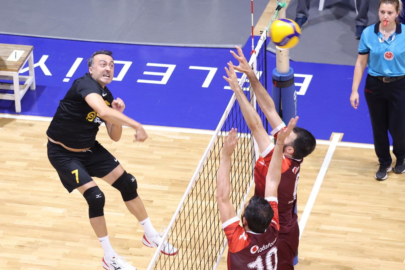 Turkcell Set Vermeden Geçti