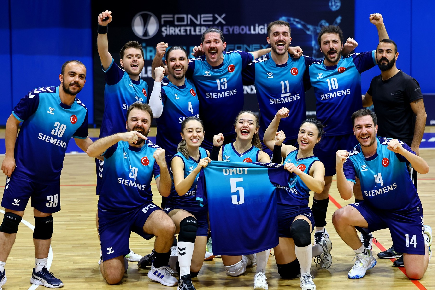 Siemens Yarı Final Biletini Aldı