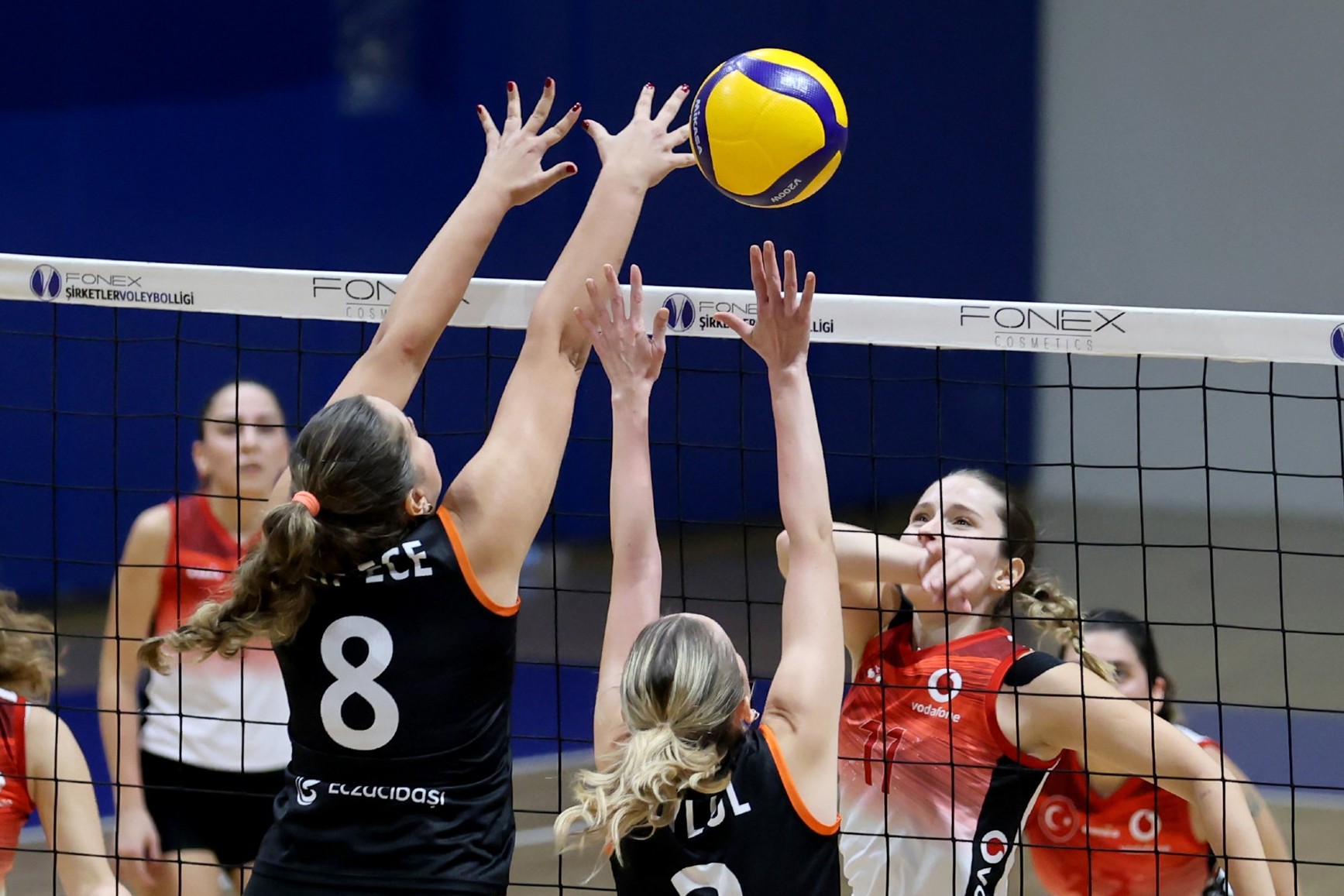 Vodafone 0-3 Eczacıbaşı