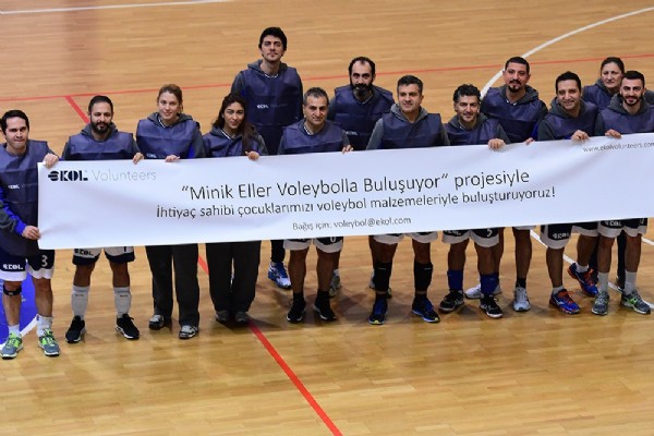 Minik Eller Voleybolla Buluşuyor