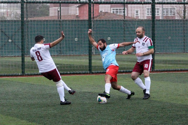 Zorlu Maçtan Lukoil Çıktı...