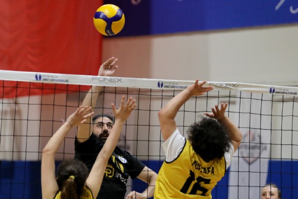 Turkcell Grubu Zirvede Tamamladı