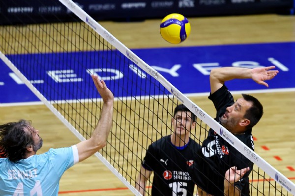 Türk Hava Yolları Yoluna Devam Ediyor