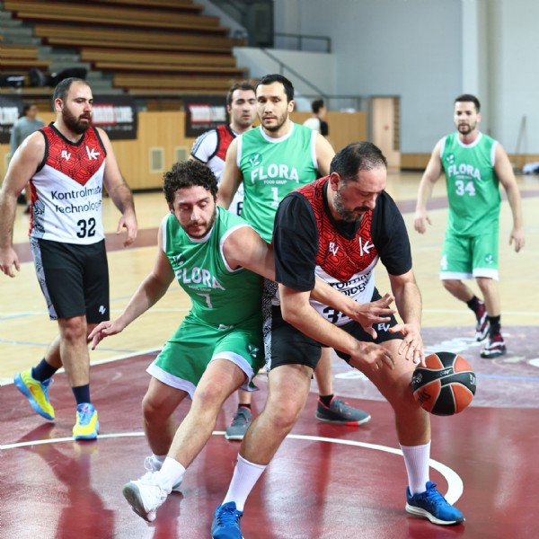 Kontrolmatik Lideri Zorladı Ama Deviremedi