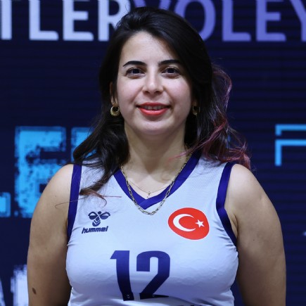 Kübra<br />Cıngıllı