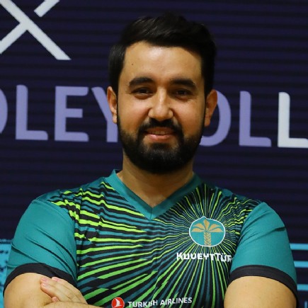 Gökhan<br />Uysal